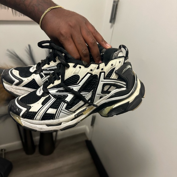 Balenciaga Runner - Picture 9 of 12